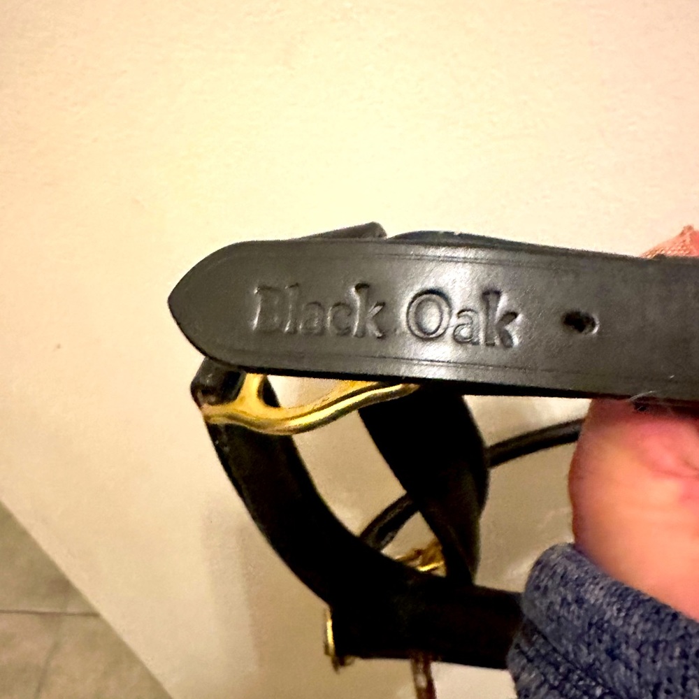 Black oak show halter (horse tack)